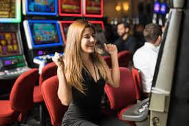 Medusa II live dealer table interface on ojktoto slot mobile app